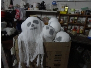 Trang trí Halloween bằng mút xốp